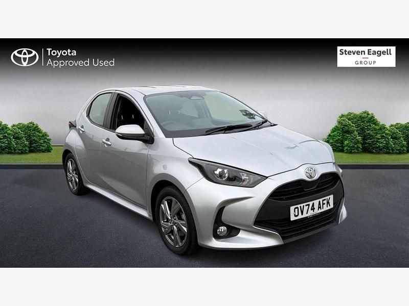Silver Used 2024 Toyota Yaris Hybrid Hatchback | £17,295 (Super price) - Image 1/3