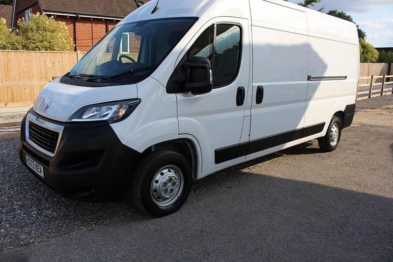 White Used 2023 Peugeot Boxer Premium Van | £14,990 (Good price) - Image 1/4