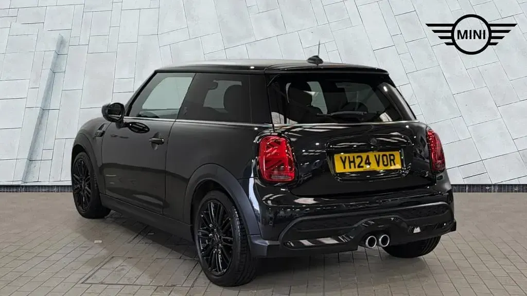 Used Mini Cooper S Exclusive 176 HP (129 kW) 2024 Black Hatchback