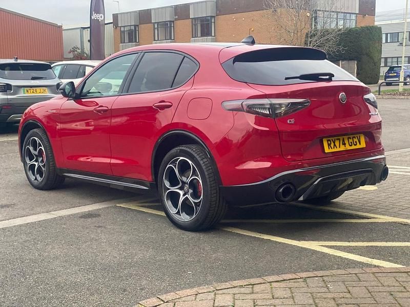Used Alfa Romeo Stelvio Veloce 276 HP (202 kW) 2024 Red SUV