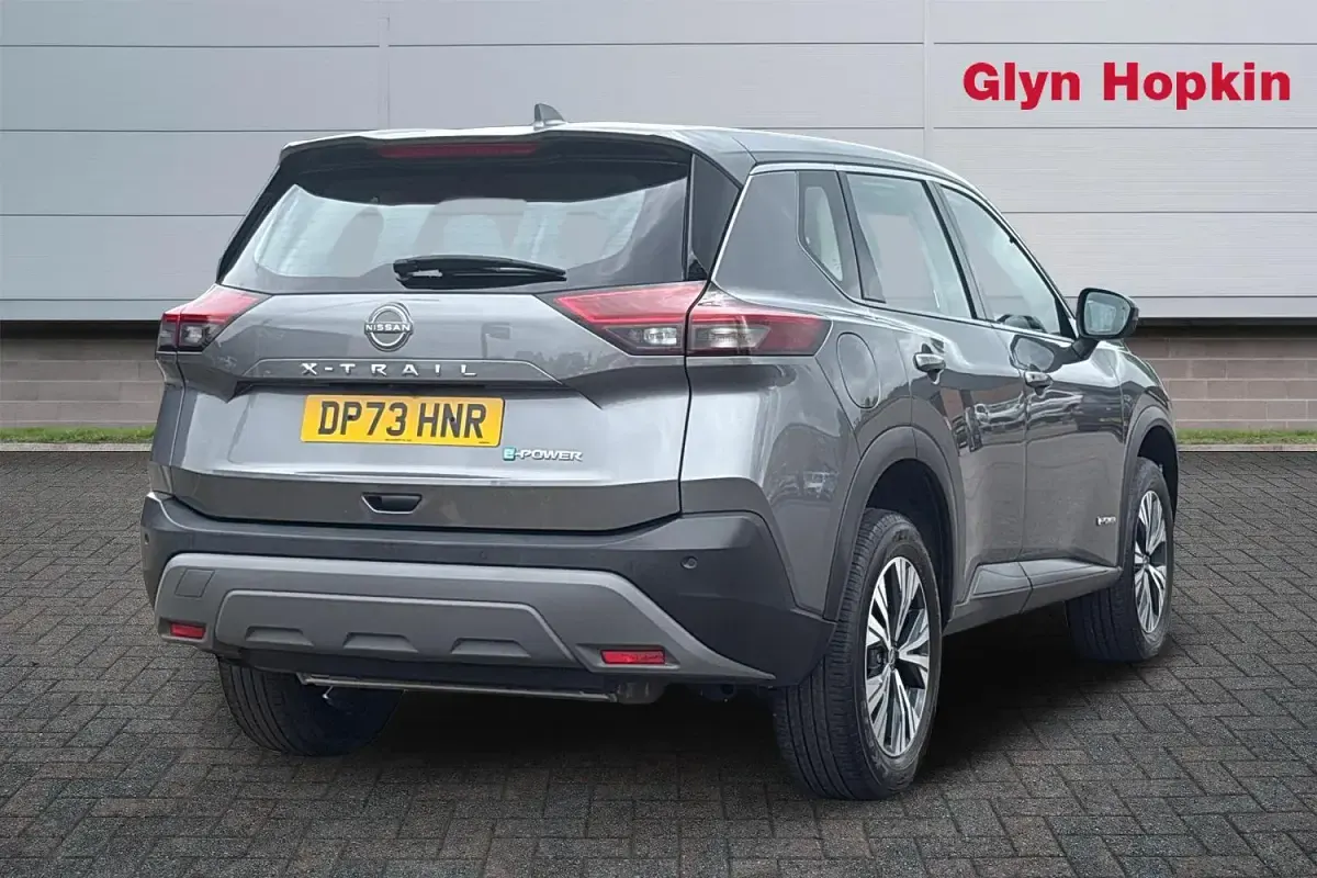 Usado Nissan X-Trail Acenta Premium 213 CV (156 kW) 2024 Gris SUV