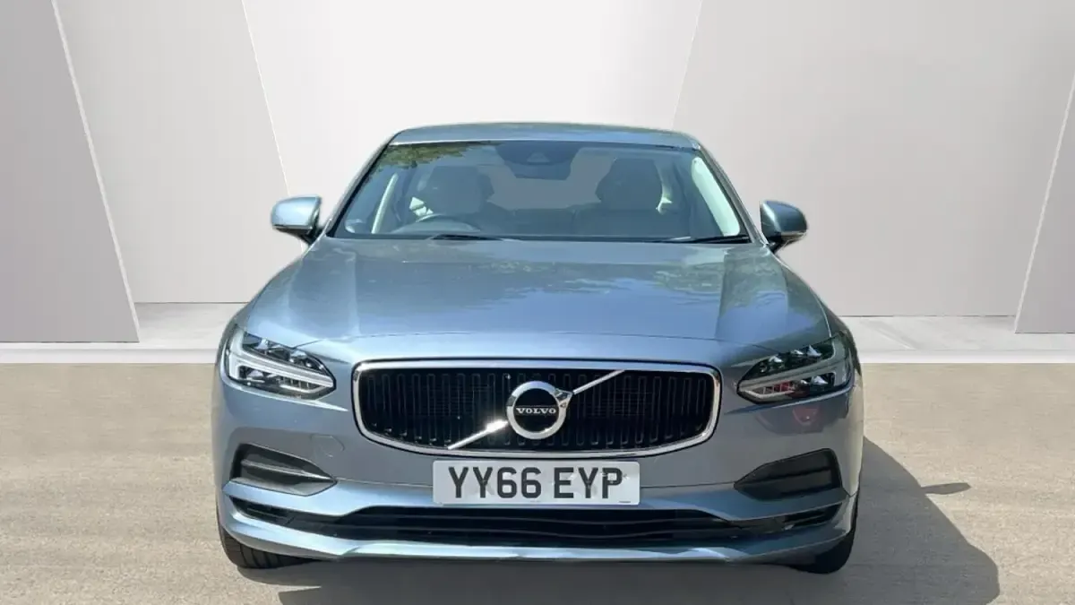 Used Volvo S90 Momentum 190 HP (139 kW) 2016 Blue Sedan