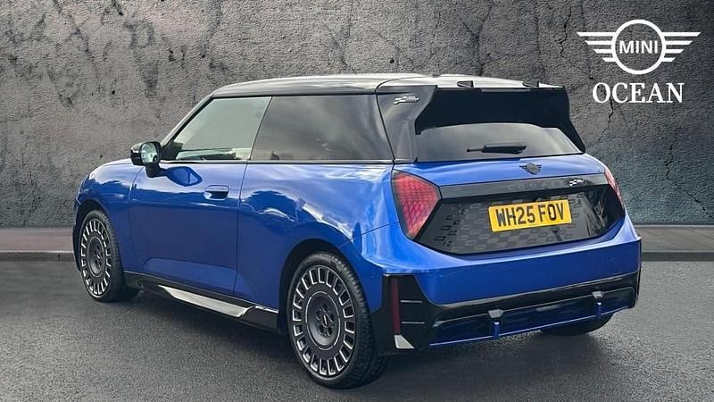 Used Mini Cooper Hatch 186 kW (254 HP) 2025 Blue Hatchback