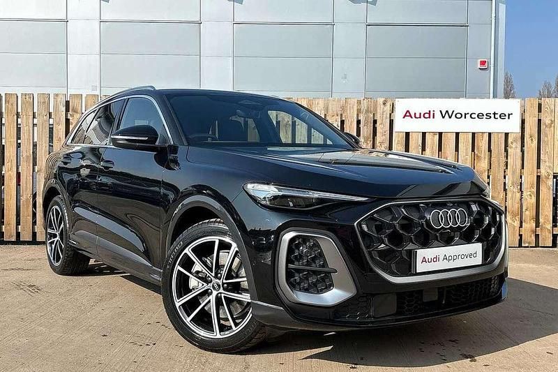 Mythos black Used 2025 Audi Q5 Comfort SUV | £52,990 - Image 1/4