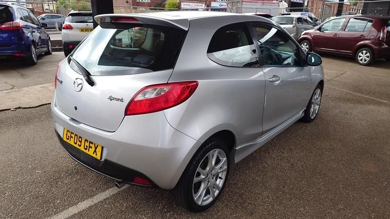 Used Mazda 2 Inclusive 103 HP (75 kW) 2009 Silver Hatchback