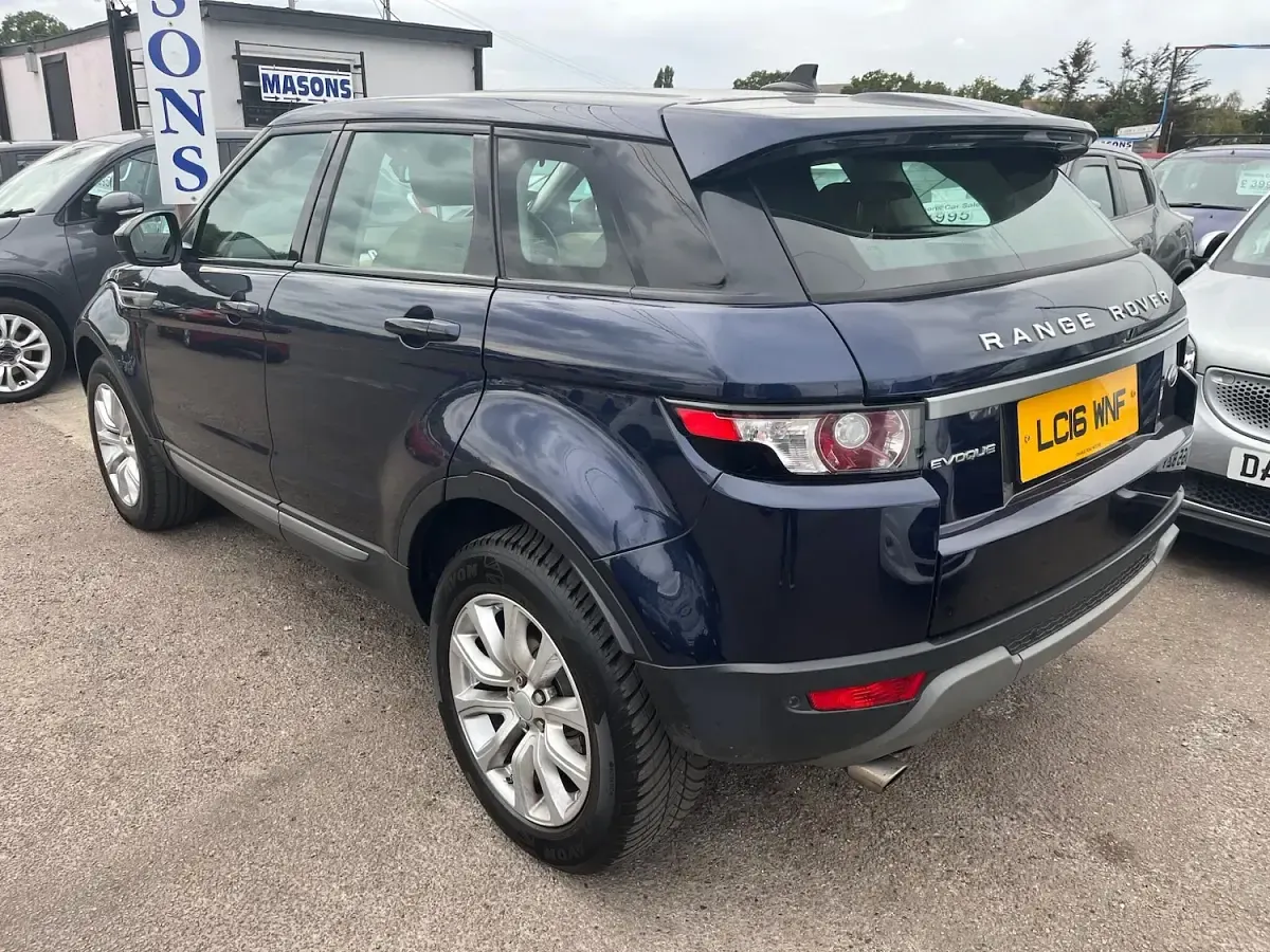 Used Land Rover Range Rover evoque SE 2016 Blue Estate