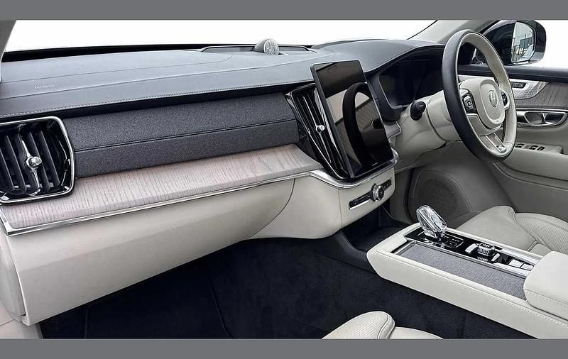 Used Volvo XC90 Ultra 449 HP (330 kW) 2025 Blue SUV