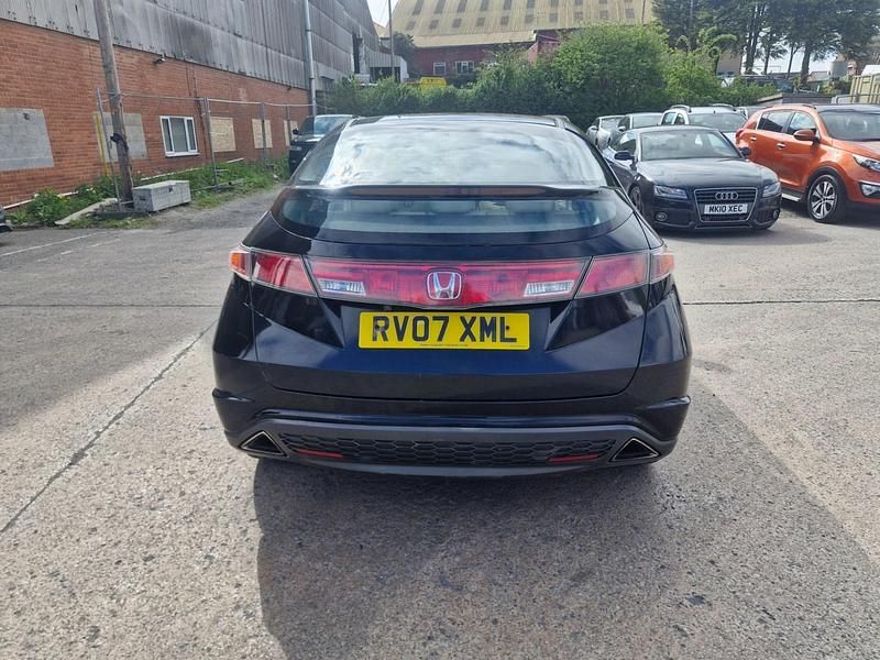 Begagnad Honda Civic ES 2007 Svart Halvkombi