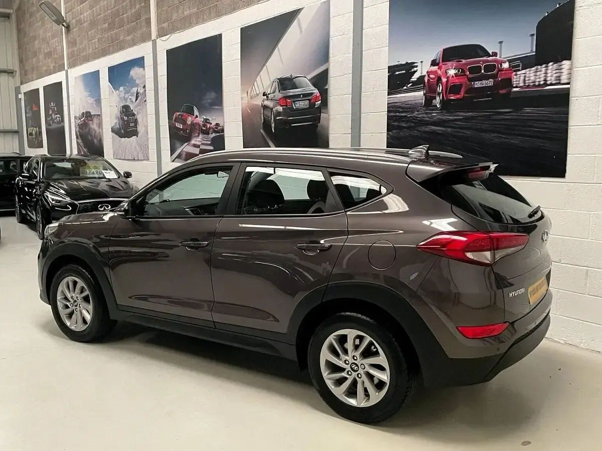 Used Hyundai Tucson SE 116 HP (85 kW) 2017 Grey SUV