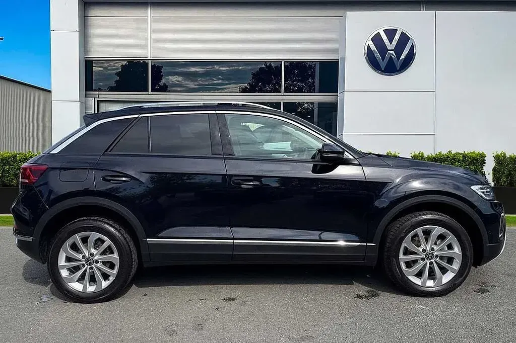 Used VW T-Roc Style 110 HP (80 kW) 2023 Black SUV