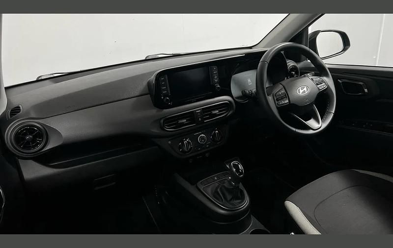 Used Hyundai i10 Advanced 77 HP (56 kW) 2024 Black Hatchback