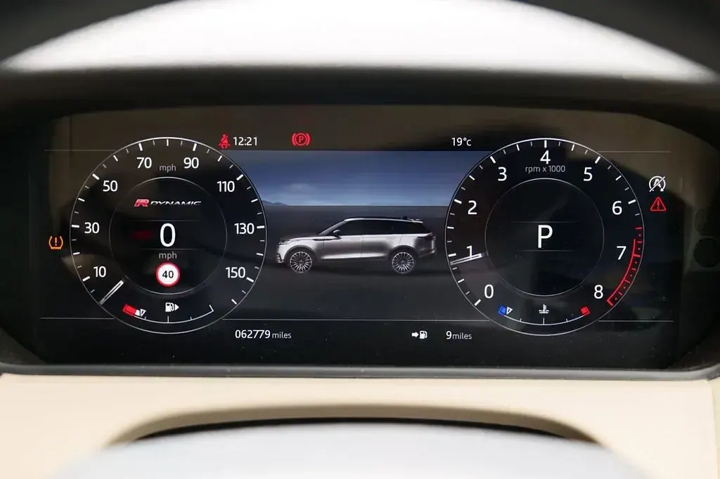 Used Land Rover Range Rover Velar SE Dynamic 250 HP (183 kW) 2020 Grey SUV