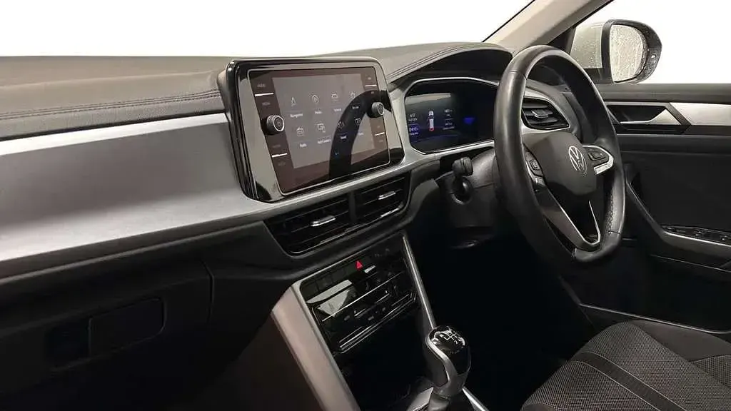 Used VW T-Roc Life 110 HP (80 kW) 2023 SUV