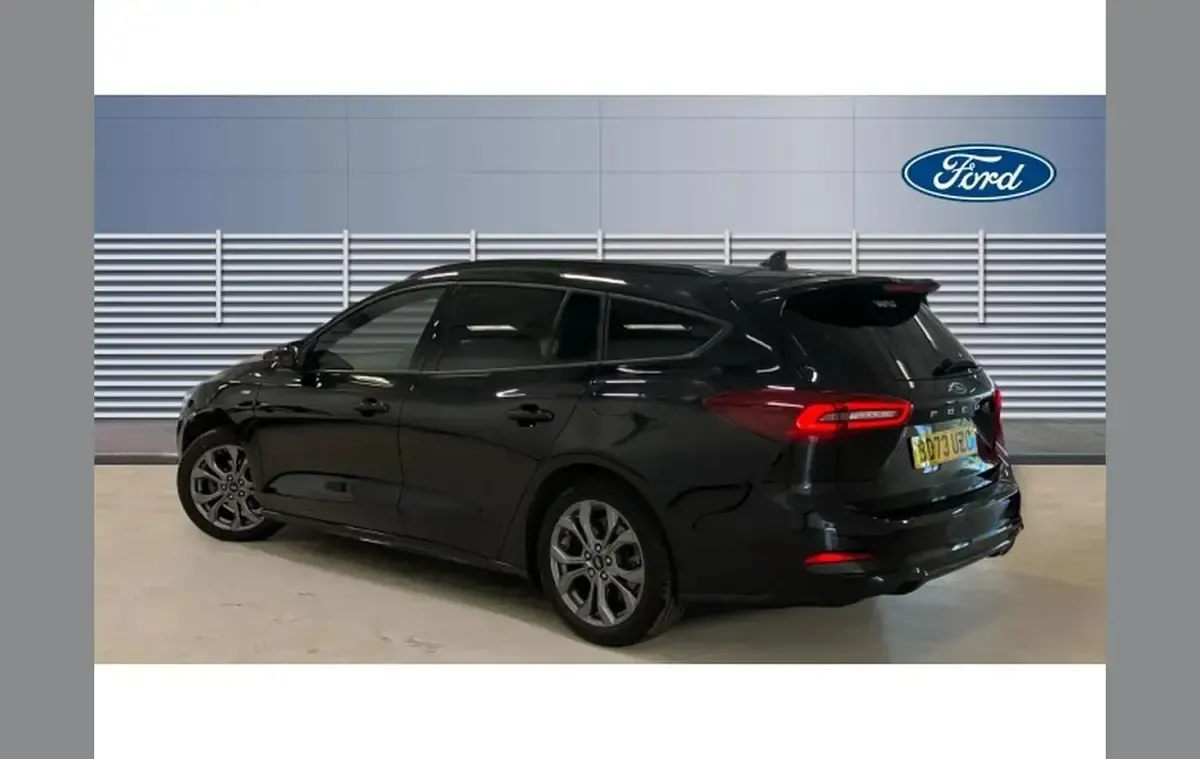 Used Ford Focus ST-Line 125 HP (91 kW) 2023 Black Estate