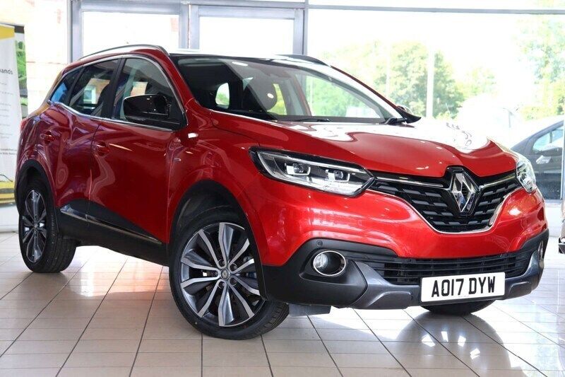 Red Used 2017 Renault Kadjar Signature SUV | £10,130 (A bit pricey) - Image 1/4