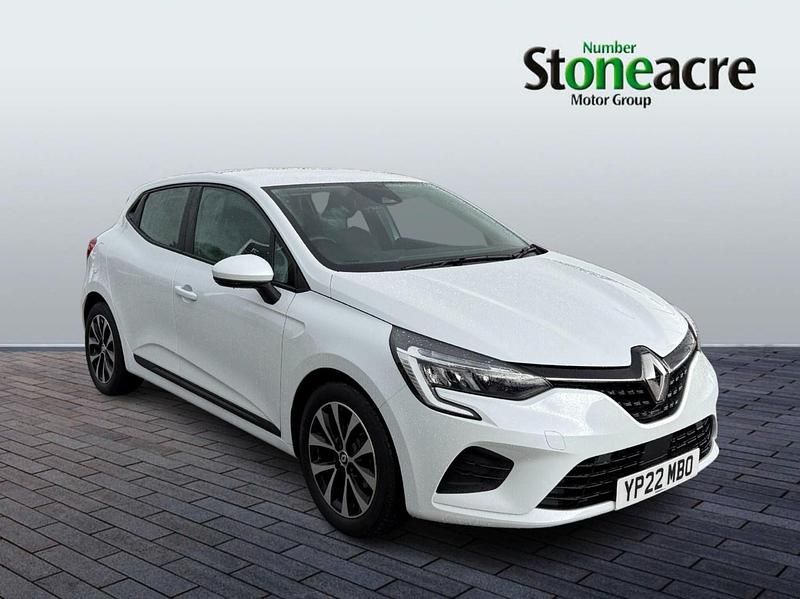 White Used 2022 Renault Clio V Iconic Hatchback | £12,800 (Good price) - Image 1/4
