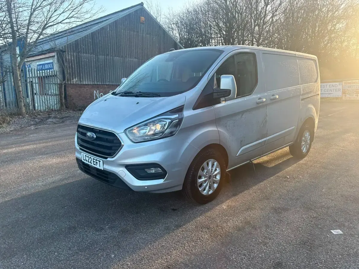 Used Ford Transit Custom Limited 130 HP (95 kW) 2022 Silver Van