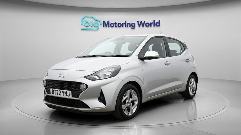 Used Hyundai i10 SE 84 HP (61 kW) 2023 Grey Hatchback