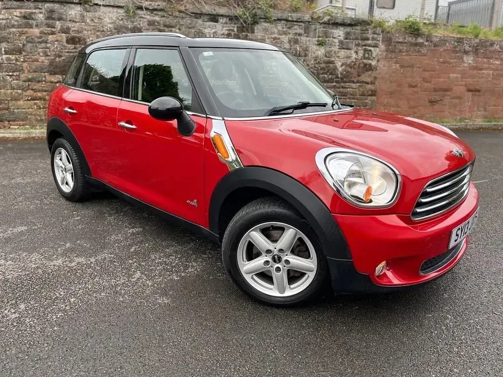 Begagnad Mini Cooper D 112 HK (82 kW) 2013 Röd Halvkombi