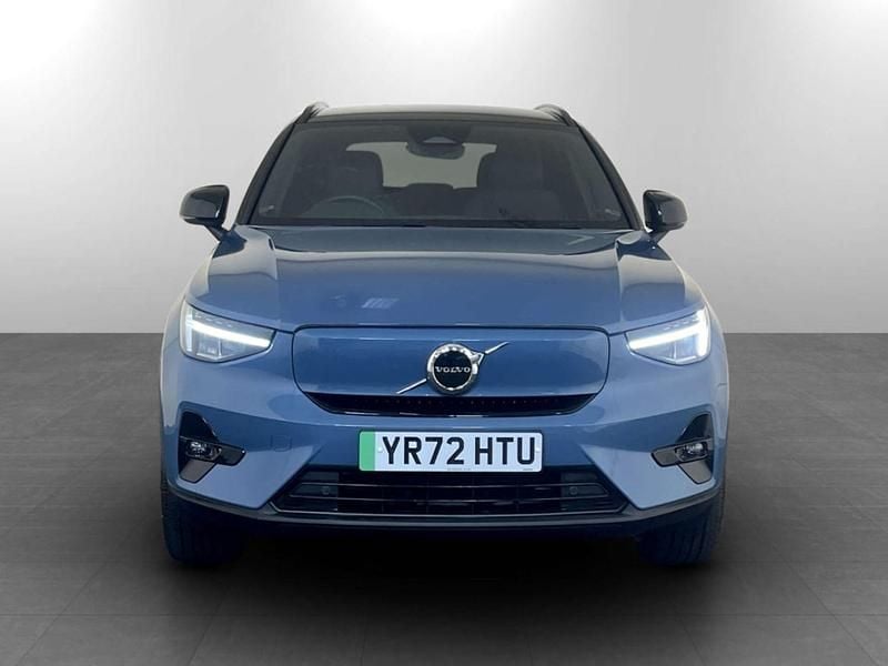 Begagnad Volvo XC40 Plus 169 kW (231 HK) 2022 Blå SUV