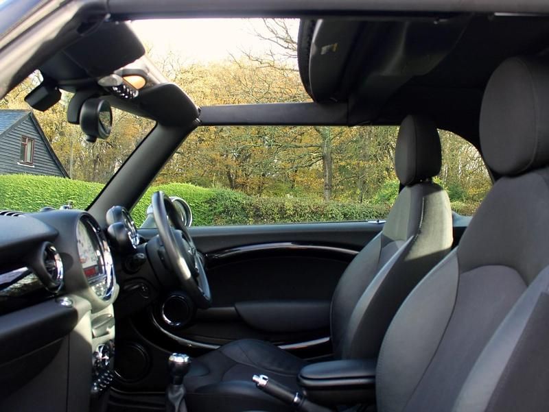 Used Mini Cooper D Cabriolet Chili 112 HP (82 kW) 2013 Blue Cabriolet