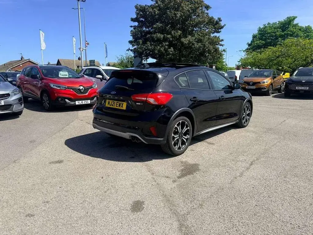 Used Ford Focus Active X 125 HP (91 kW) 2021 Black Hatchback