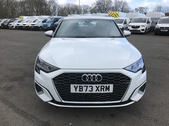 Begagnad Audi A3 Sport 2023 Vit Sedan