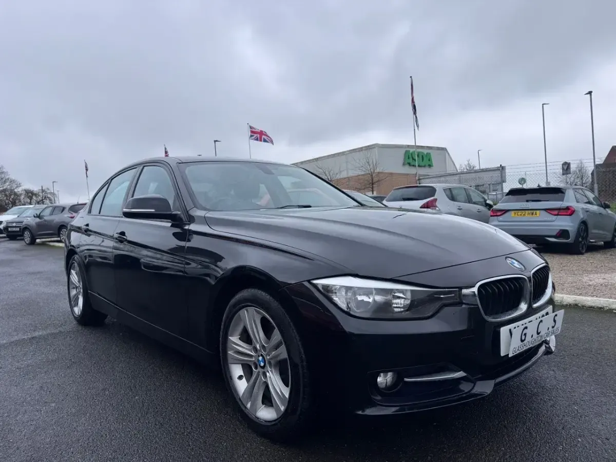 Used BMW 318 Sport Line 140 HP (102 kW) 2015 Black Sedan