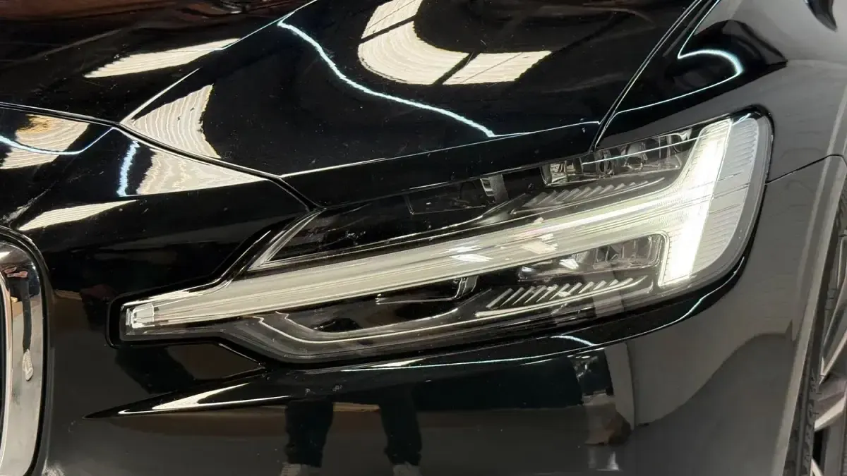 Used Volvo V60 Momentum 2021 Black Estate