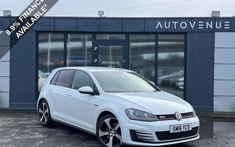 Used VW Golf VII GTI 220 HP (161 kW) 2015 White Hatchback