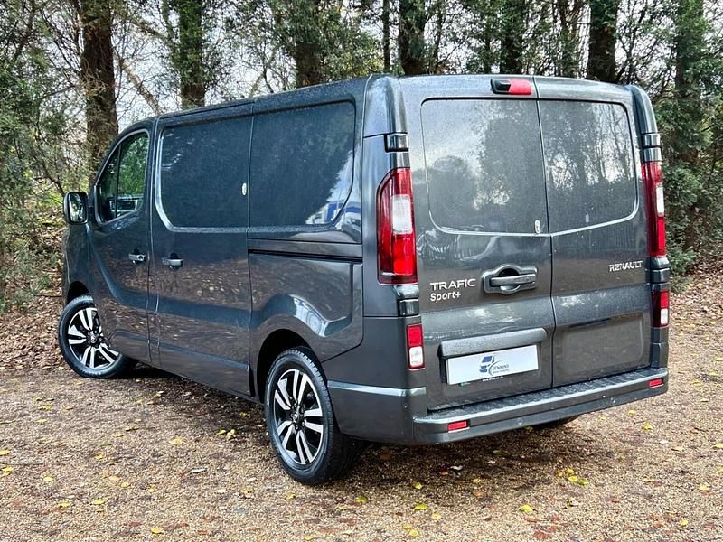 Used Renault Trafic 150 HP (110 kW) 2022 Grey MPV