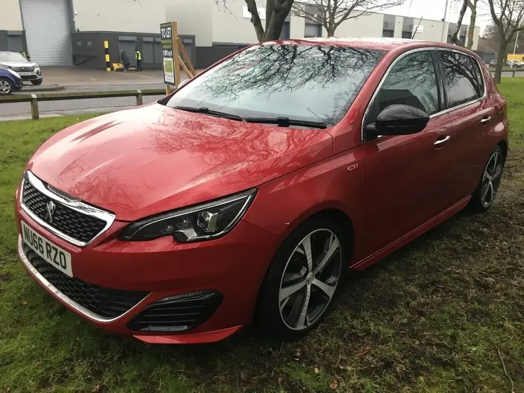 Used Peugeot 308 GTi by Peugeot Sport 250 HP (183 kW) 2016 Red Hatchback