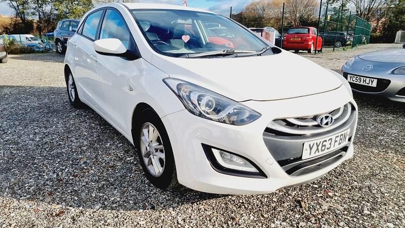 White Used 2013 Hyundai i30 Active Hatchback | £2,695 (Fair price) - Image 1/4