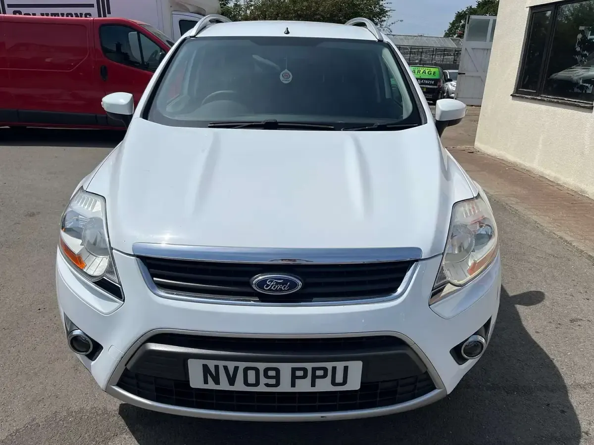 Used Ford Kuga Zetec 136 HP (100 kW) 2009 White SUV