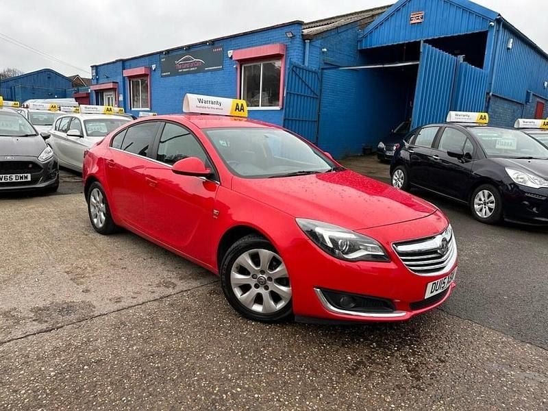 Used Vauxhall Insignia SRi 140 HP (102 kW) 2015 Red Hatchback