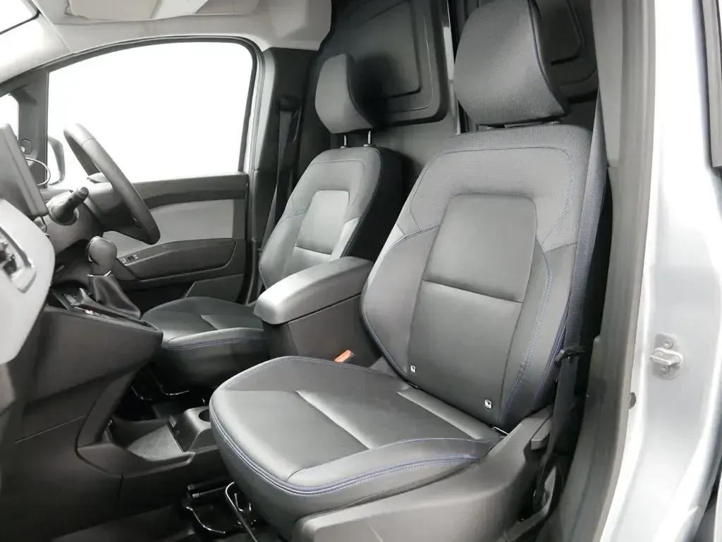 Used Nissan Townstar Tekna 89 kW (122 HP) 2024 Grey Van