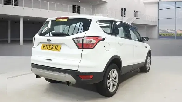 Used Ford Kuga Zetec 120 HP (88 kW) 2017 White SUV