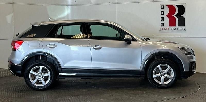 Begagnad Audi Q2 Design 115 HK (84 kW) 2018 Silver SUV