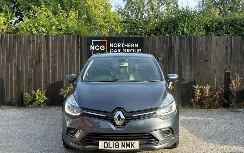 Used Renault Clio Dynamique 90 HP (66 kW) 2018 Grey Hatchback