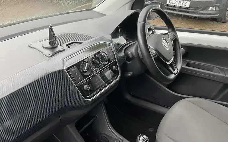 Used VW up! R-line 60 HP (44 kW) 2020 White Hatchback
