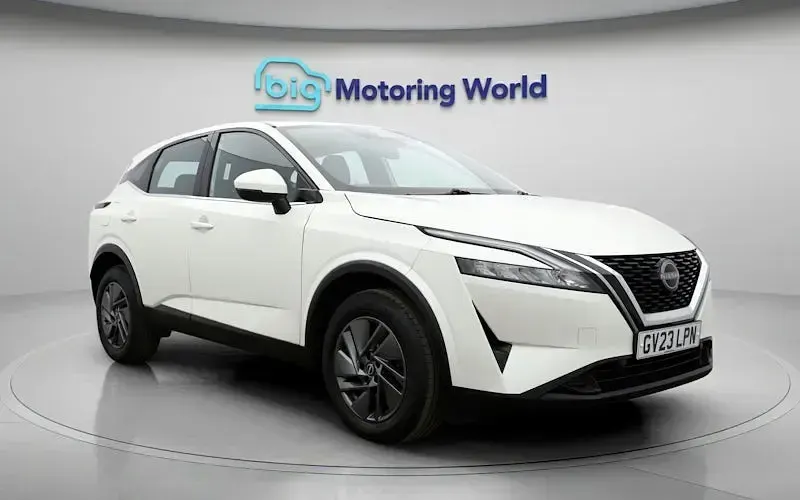 Used Nissan Qashqai Acenta Premium 140 HP (102 kW) 2023 White SUV