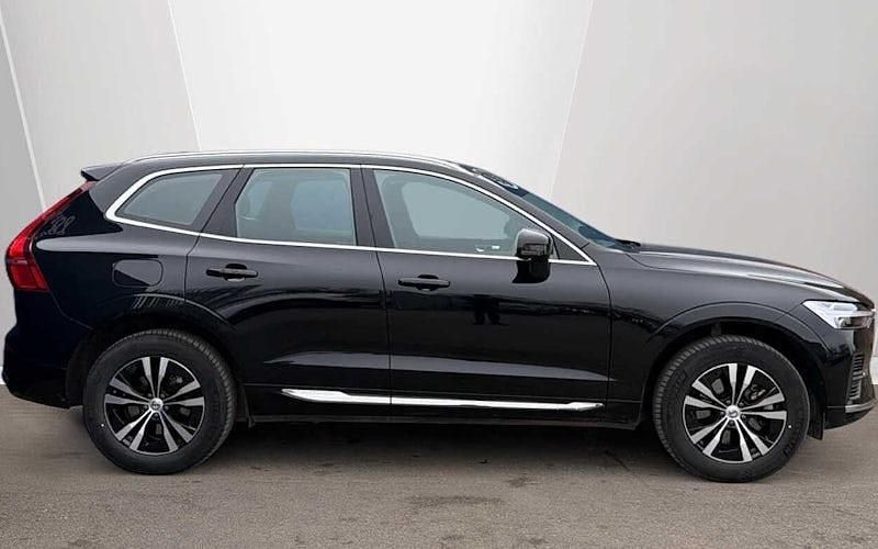 Used Volvo XC60 Core 349 HP (256 kW) 2022 SUV