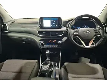 Used Hyundai Tucson SE 132 HP (97 kW) 2019 White SUV