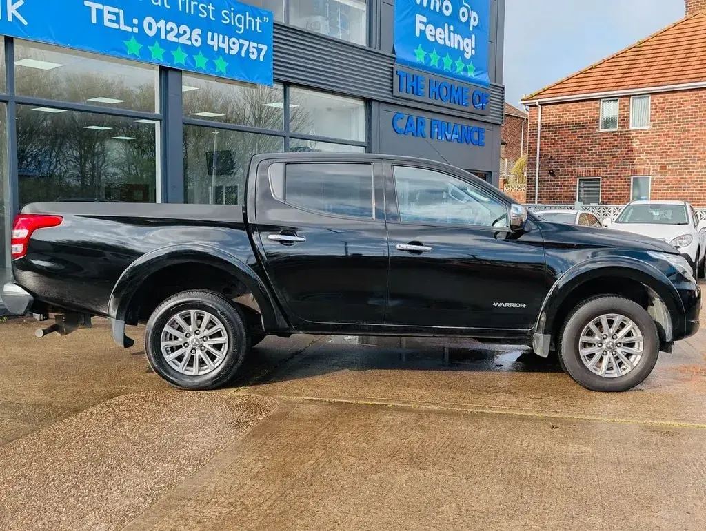 Used Mitsubishi L200 Warrior 178 HP (130 kW) 2016 Black Pickup