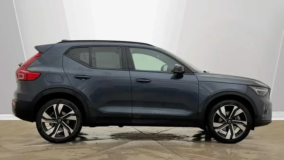 Used Volvo XC40 Plus 194 HP (142 kW) 2026 SUV