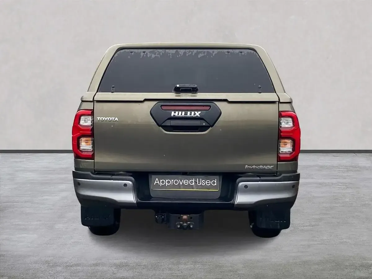 Used Toyota HiLux 204 HP (150 kW) 2023 Brown Pickup