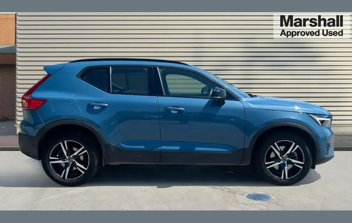 Used Volvo XC40 Plus 161 HP (118 kW) 2022 Blue SUV