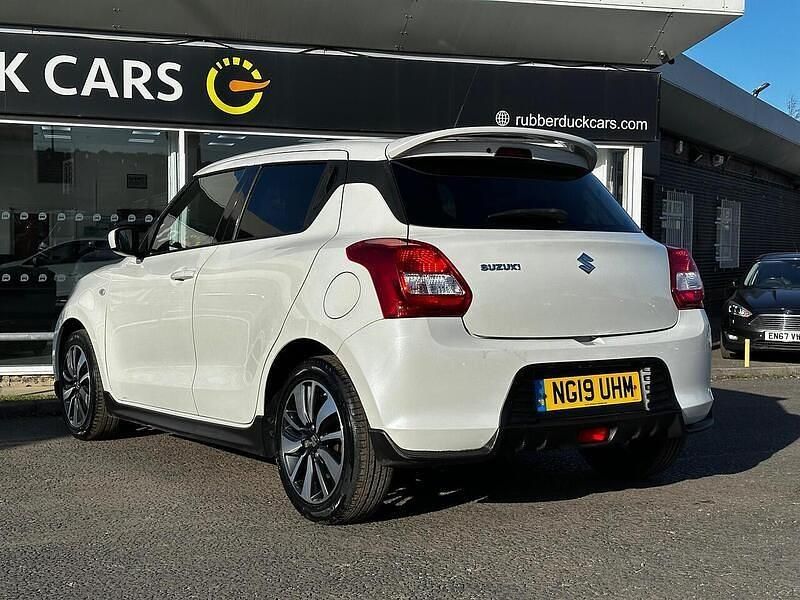 Used Suzuki Swift 90 HP (66 kW) 2019 White Hatchback