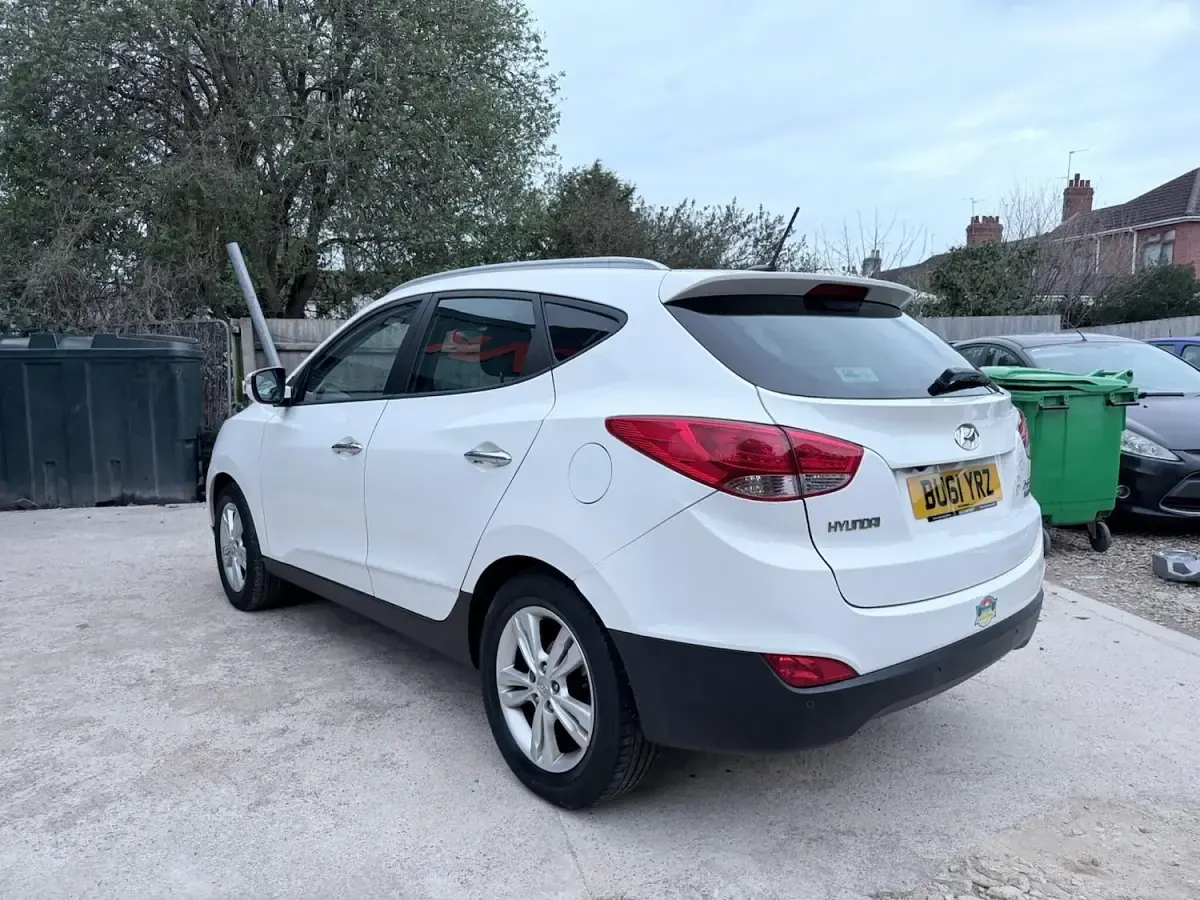 Used Hyundai ix35 Premium 115 HP (84 kW) 2011 White SUV