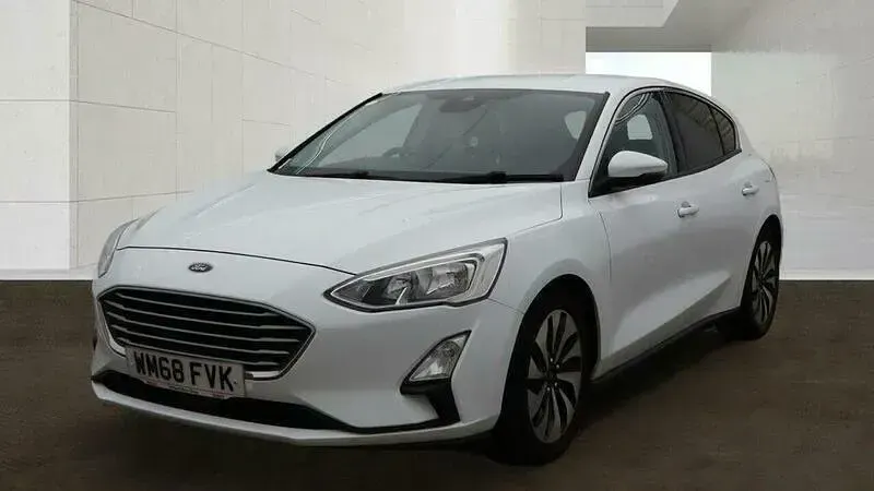 Used Ford Focus Zetec 125 HP (91 kW) 2018 White Hatchback